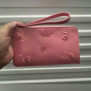 Kate Spade NWOT Floral Embossed Pink Wristlet